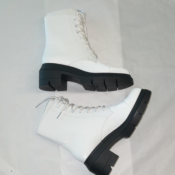 Stuart Weitzman Nisha White Lace-Up Boots Size 8.5 C NIB - Picture 9 of 17